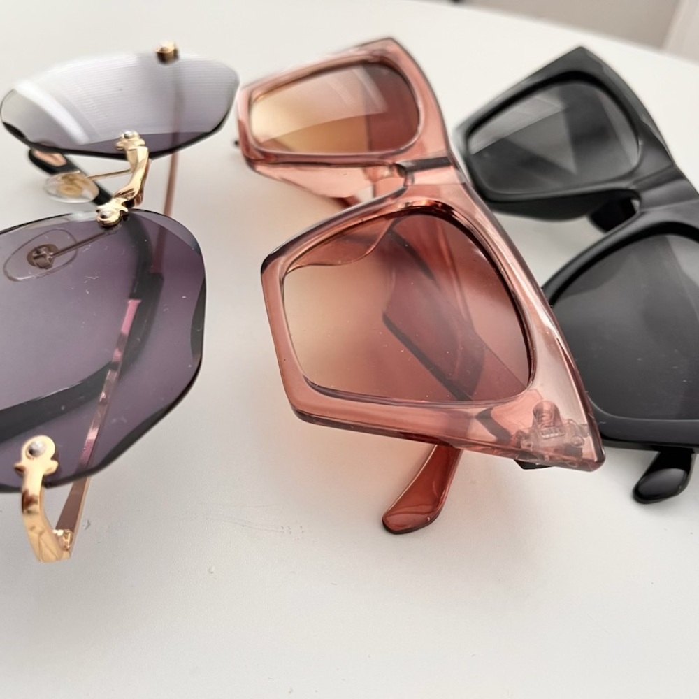 3 Pairs of Sunglasses stylish - Picture 3 of 5